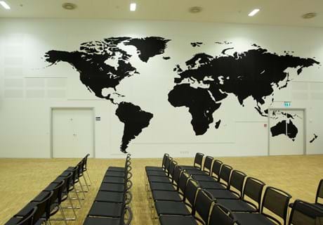 fraster, filt, opklæbning, akustik, uld filt, inspiration, design, indretning, filttavle, udsmykning, opklæbet filt, filt på væg, limet filt, vægfilt, filtfarve, dekoration